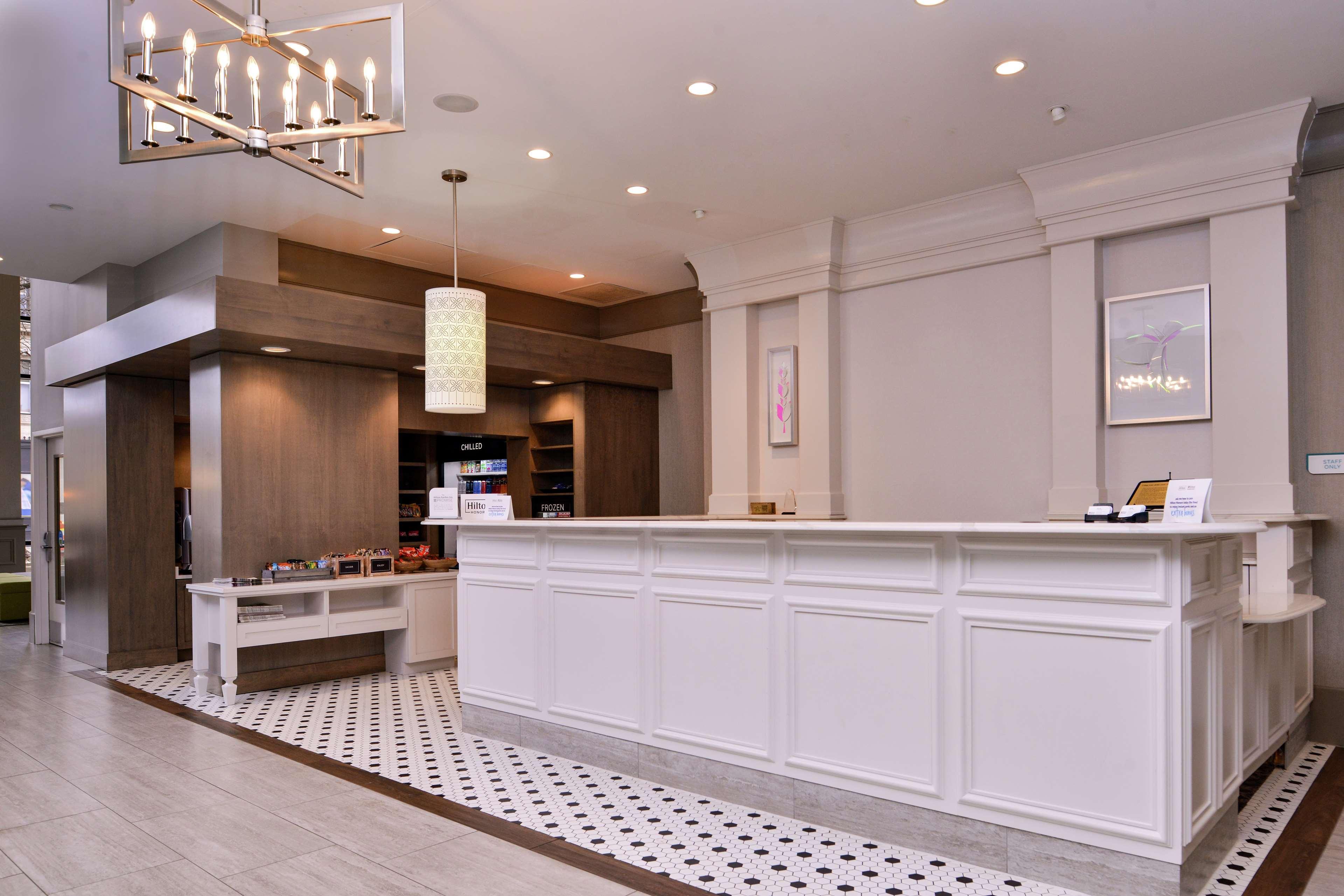 Hilton Garden Inn Терре-Хот Экстерьер фото
